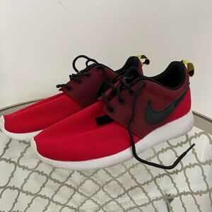Nike Roshe Run Size 4.5Y